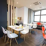 Ibis Centre 3*