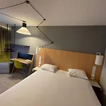 מלון Ibis Centre 3*