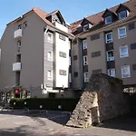 Ibis Centre Hotel 3*