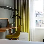 Ibis Centre Hotel 3*