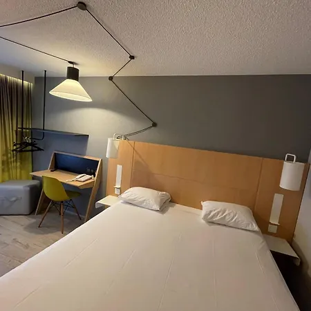 Hotel Ibis Centre 3*