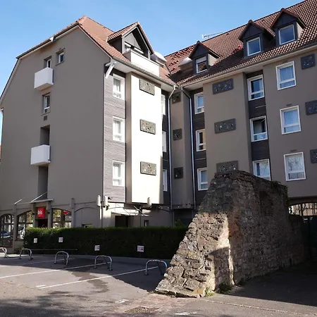 Ibis Centre Hotel 3*