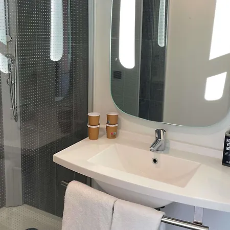 Ibis Centre Otel 3*
