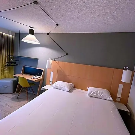 Ibis Centre Hotell 3*