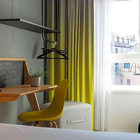 Ibis Centre Hotell 3*