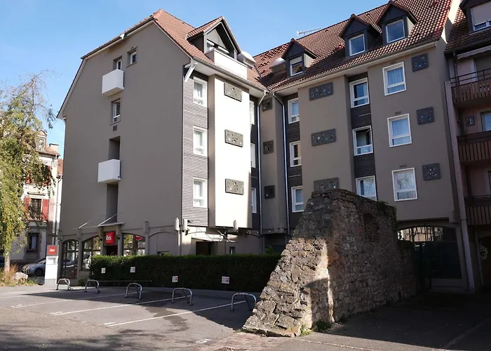 Ibis Centre Hotel 3*